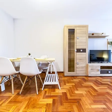 Exclusive & Modern Flat In ヒホン